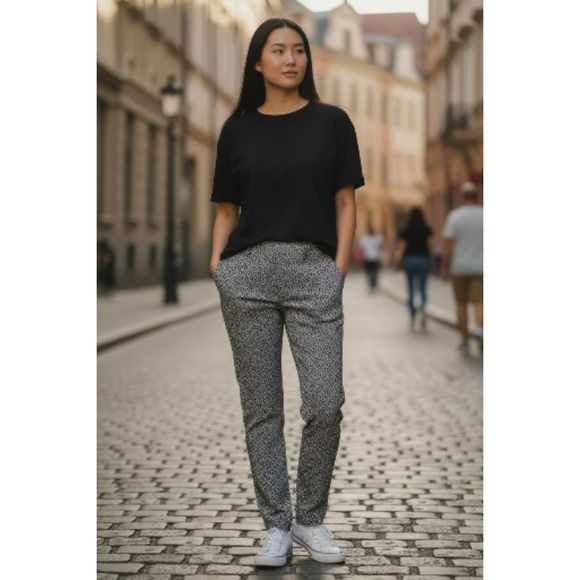 Chicos So Slimming Geometric Print Straight Leg Mid Rise Pants Size 31x29 .5 - Picture 8 of 8